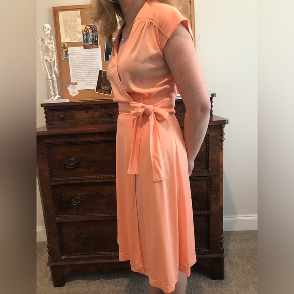 Vintage peach dress - Picture 2 of 3